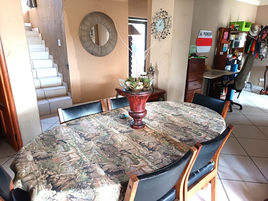 3 Bedroom Property for Sale in Sonneveld Gauteng