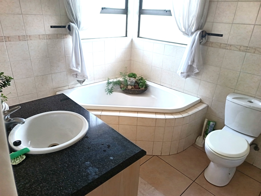 3 Bedroom Property for Sale in Sonneveld Gauteng