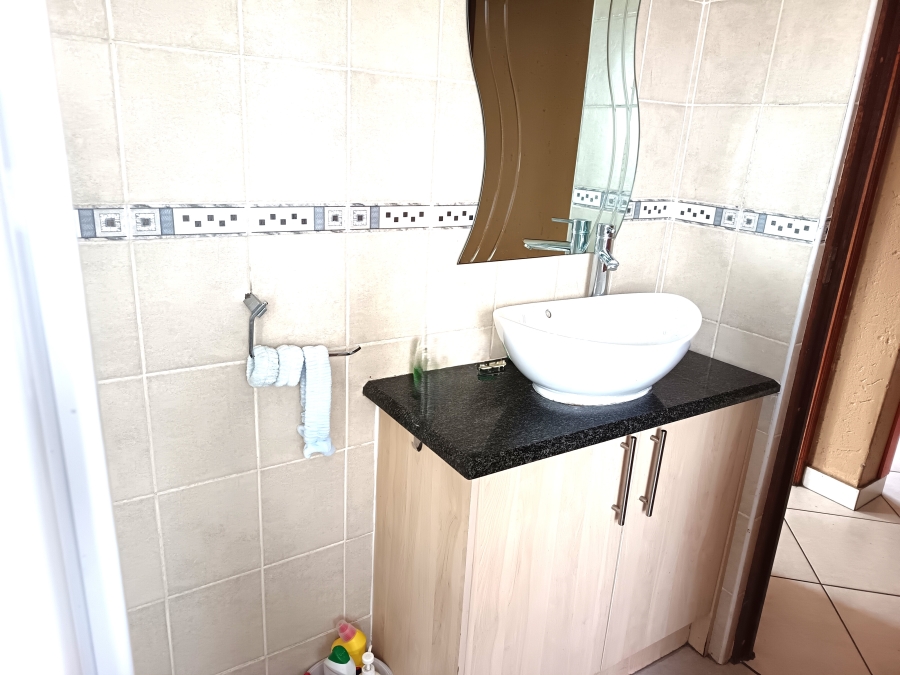 3 Bedroom Property for Sale in Sonneveld Gauteng