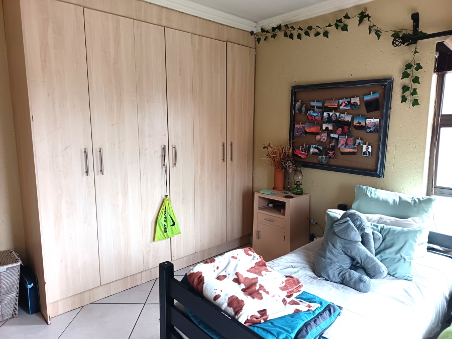 3 Bedroom Property for Sale in Sonneveld Gauteng