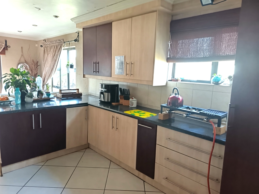 3 Bedroom Property for Sale in Sonneveld Gauteng