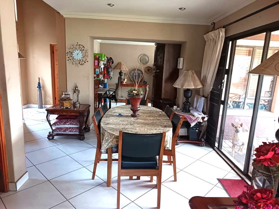 3 Bedroom Property for Sale in Sonneveld Gauteng