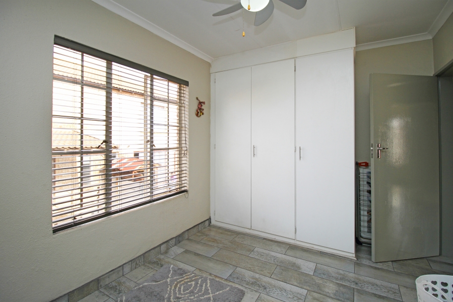 2 Bedroom Property for Sale in Allens Nek Gauteng