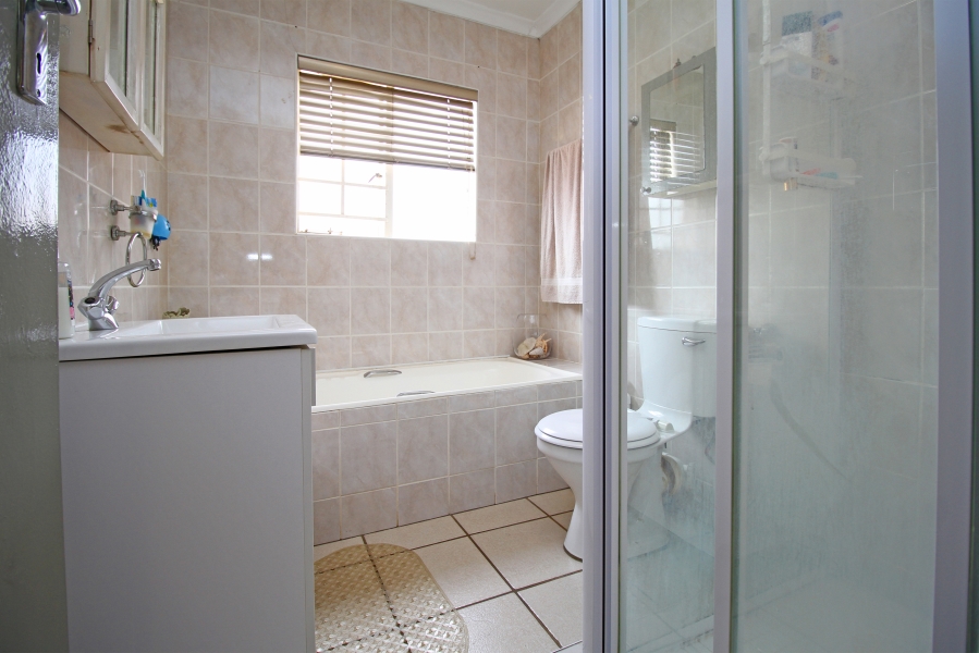 2 Bedroom Property for Sale in Allens Nek Gauteng