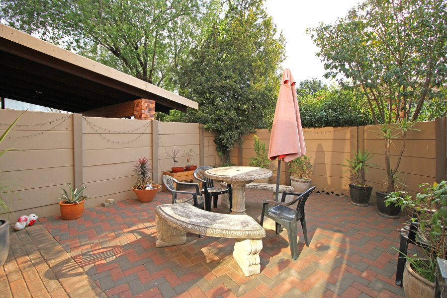 2 Bedroom Property for Sale in Allens Nek Gauteng