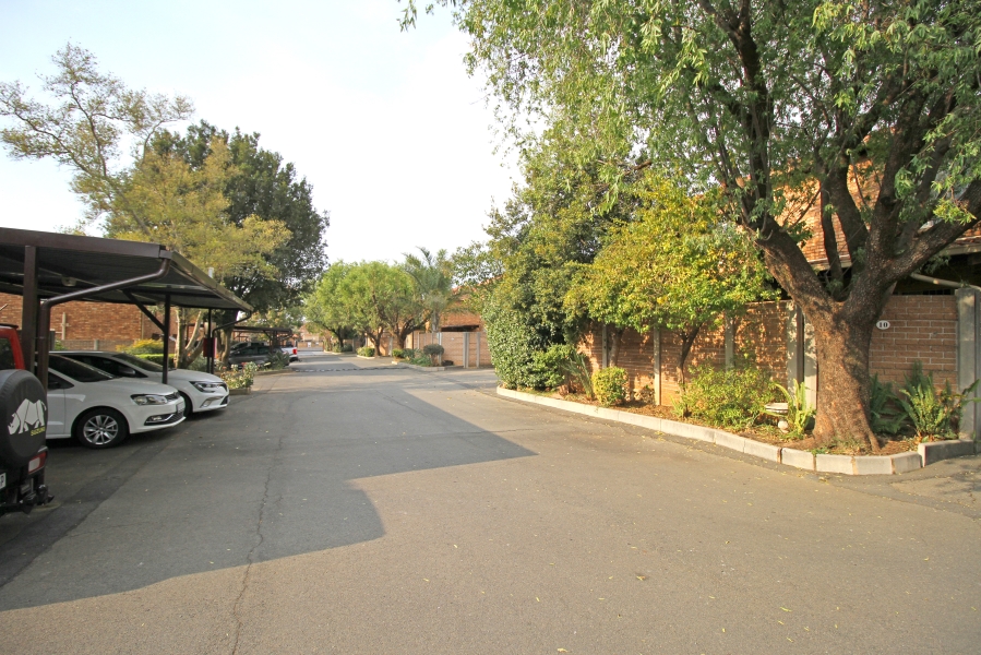 2 Bedroom Property for Sale in Allens Nek Gauteng