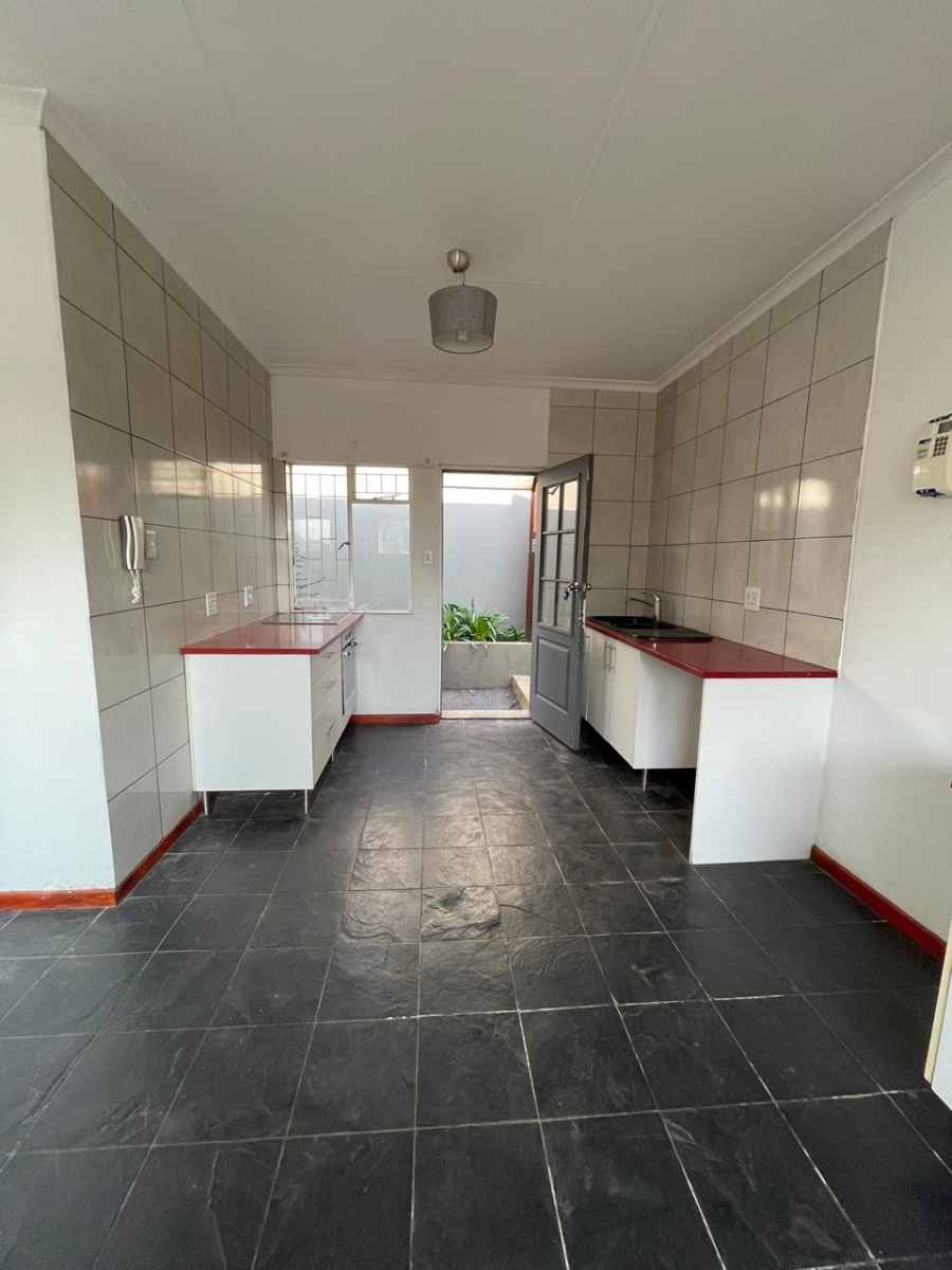 2 Bedroom Property for Sale in Orange Grove Gauteng