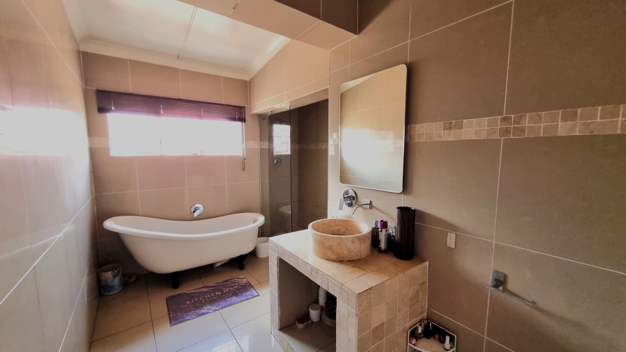 3 Bedroom Property for Sale in Symhurst Gauteng