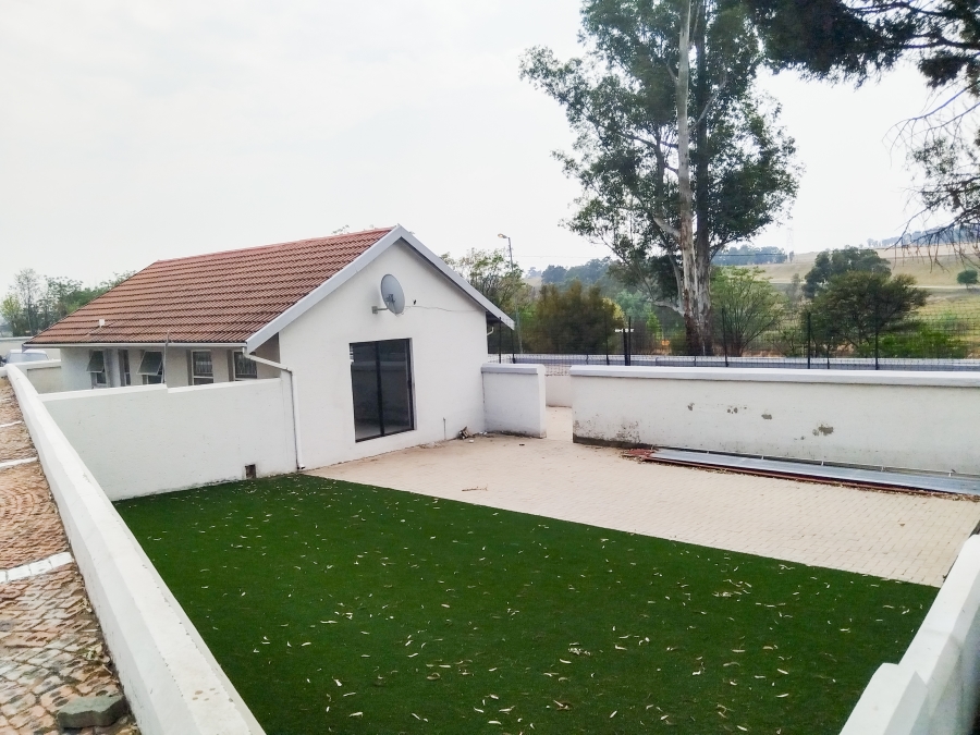 2 Bedroom Property for Sale in Buccleuch Gauteng