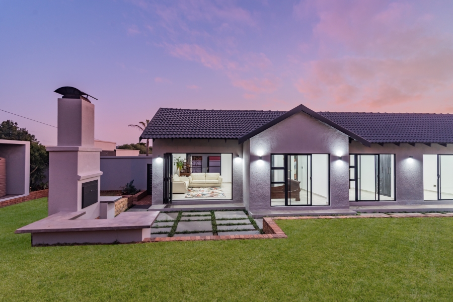 4 Bedroom Property for Sale in Roodekrans Gauteng