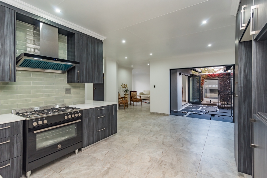 4 Bedroom Property for Sale in Roodekrans Gauteng