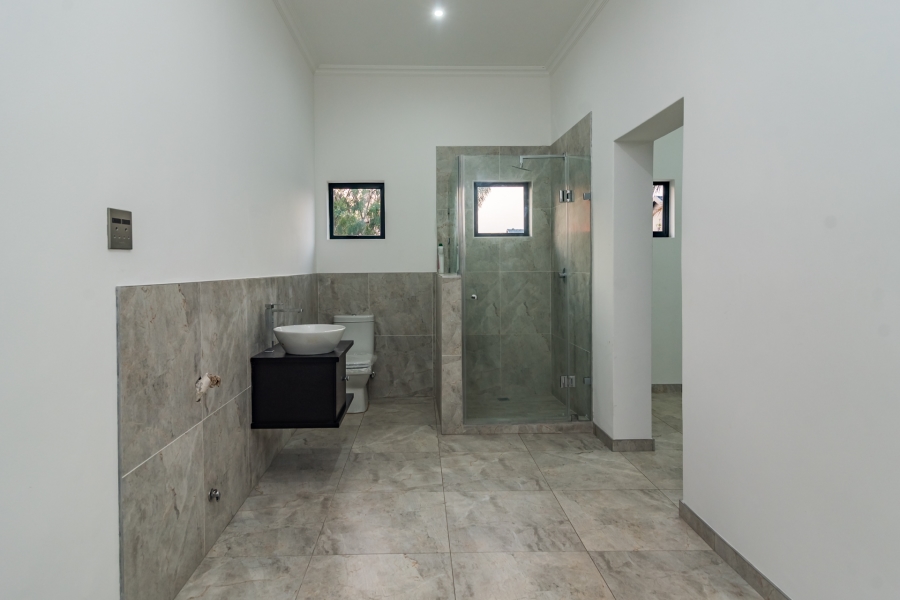 4 Bedroom Property for Sale in Roodekrans Gauteng