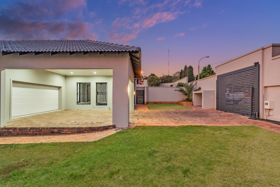 4 Bedroom Property for Sale in Roodekrans Gauteng