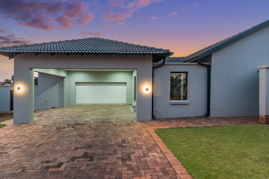 4 Bedroom Property for Sale in Roodekrans Gauteng