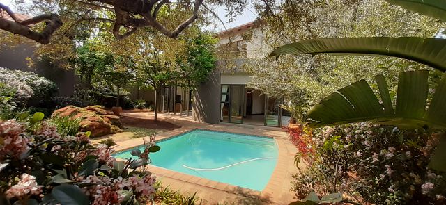 To Let 4 Bedroom Property for Rent in Waterkloof Ridge Gauteng
