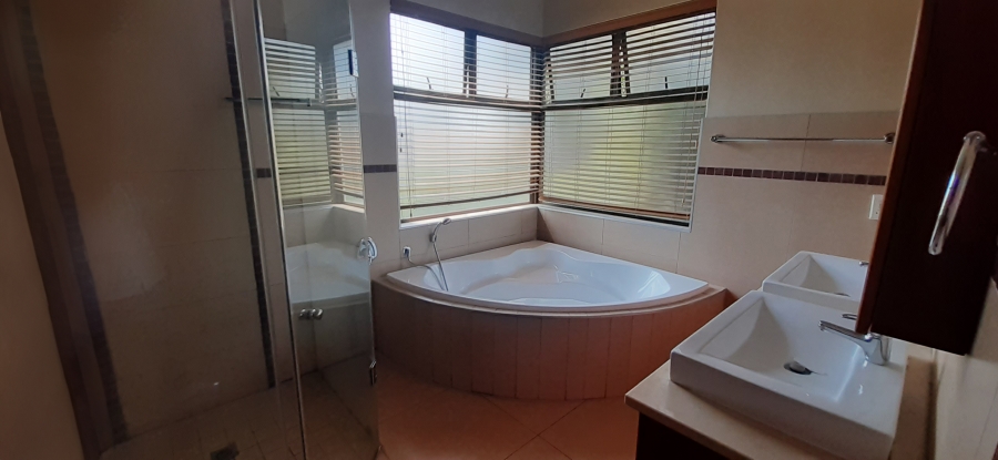 To Let 4 Bedroom Property for Rent in Waterkloof Ridge Gauteng