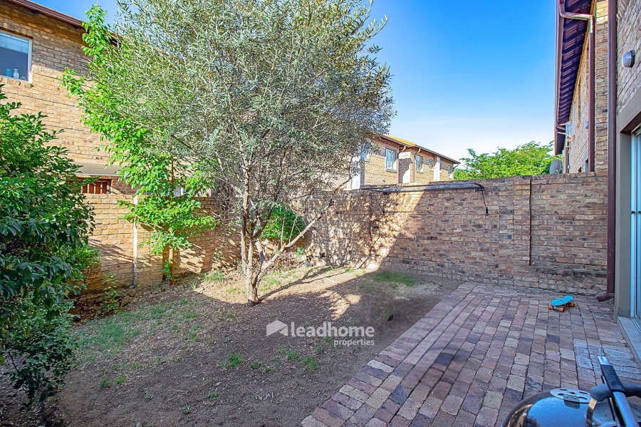 2 Bedroom Property for Sale in Annlin Gauteng