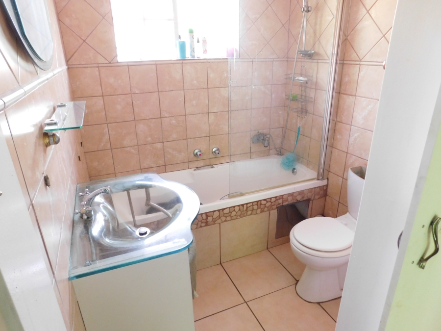 2 Bedroom Property for Sale in Kilner Park Gauteng