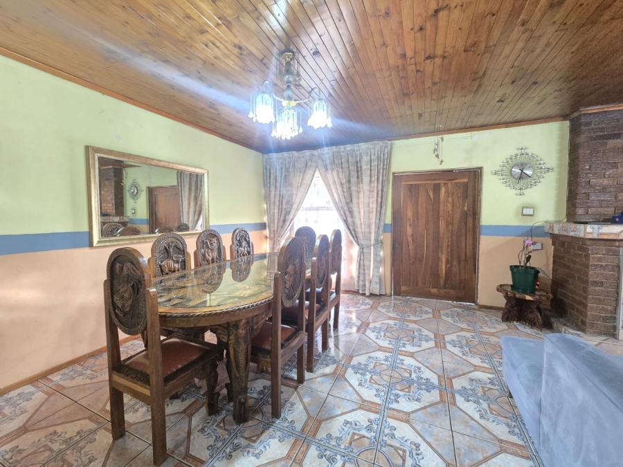 4 Bedroom Property for Sale in Mackenzie Park Gauteng