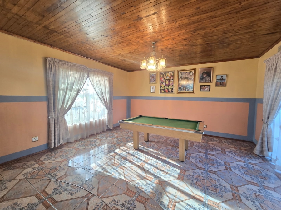4 Bedroom Property for Sale in Mackenzie Park Gauteng