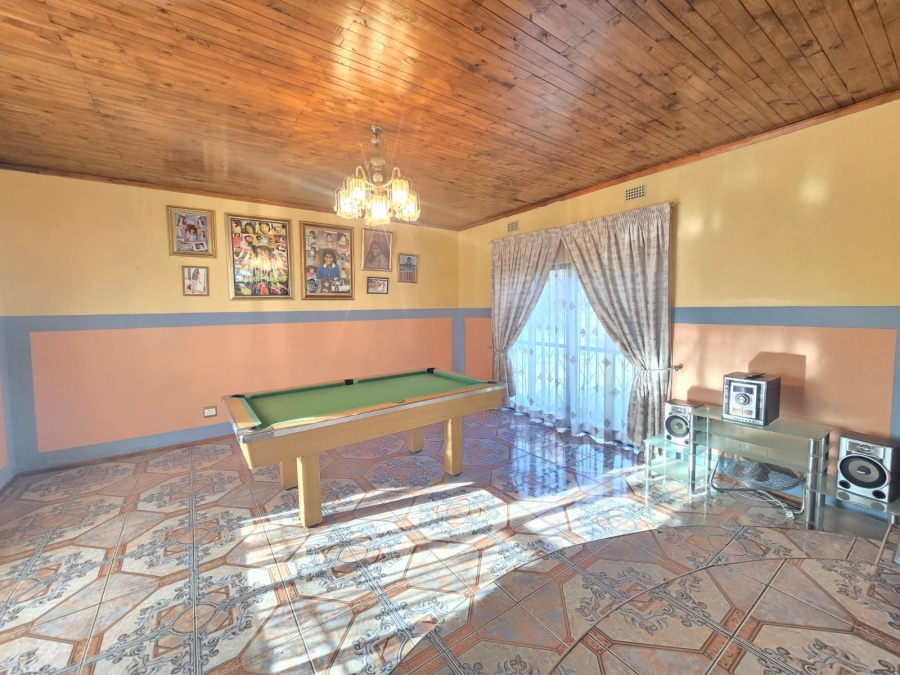 4 Bedroom Property for Sale in Mackenzie Park Gauteng