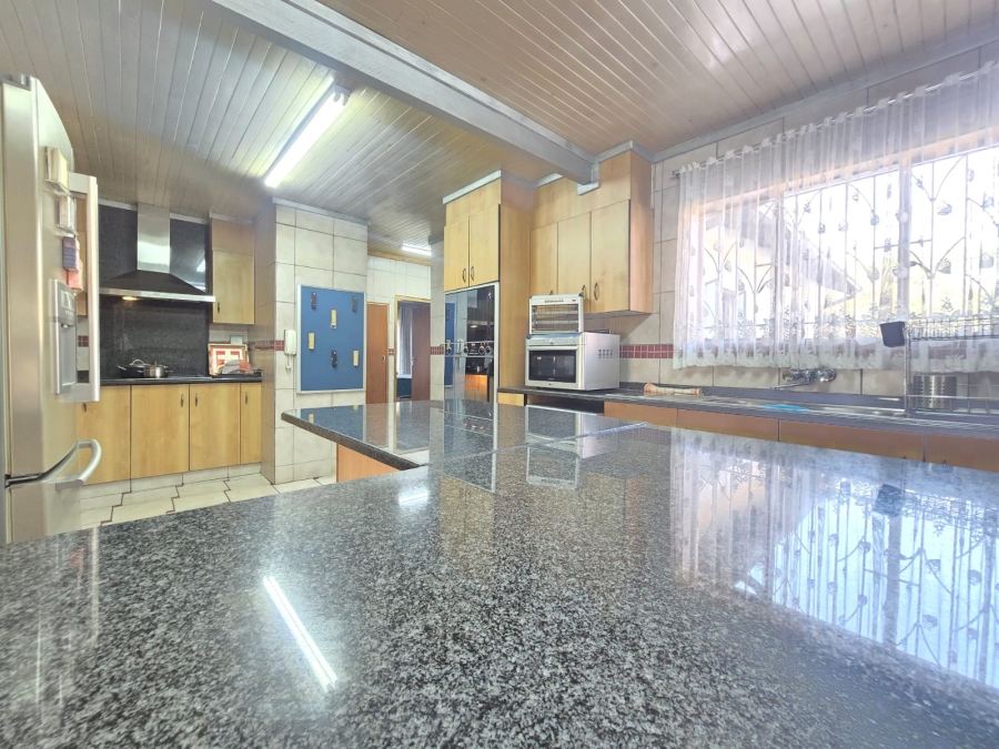 4 Bedroom Property for Sale in Mackenzie Park Gauteng