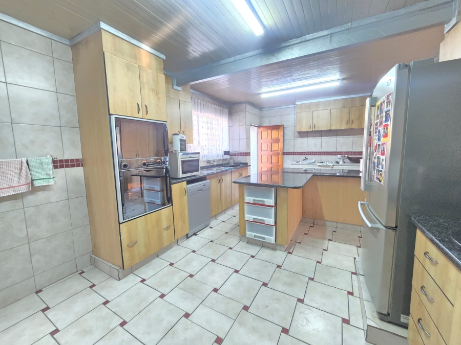 4 Bedroom Property for Sale in Mackenzie Park Gauteng