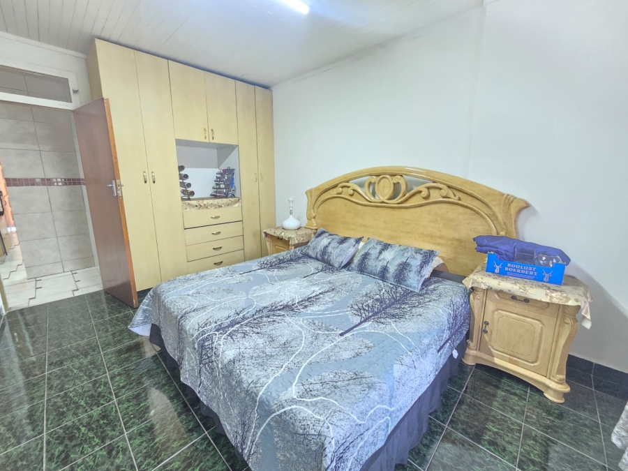 4 Bedroom Property for Sale in Mackenzie Park Gauteng