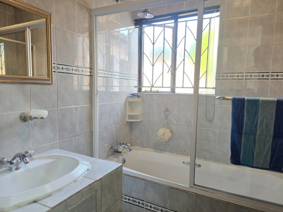 4 Bedroom Property for Sale in Mackenzie Park Gauteng