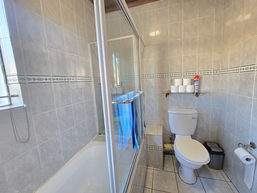 4 Bedroom Property for Sale in Mackenzie Park Gauteng