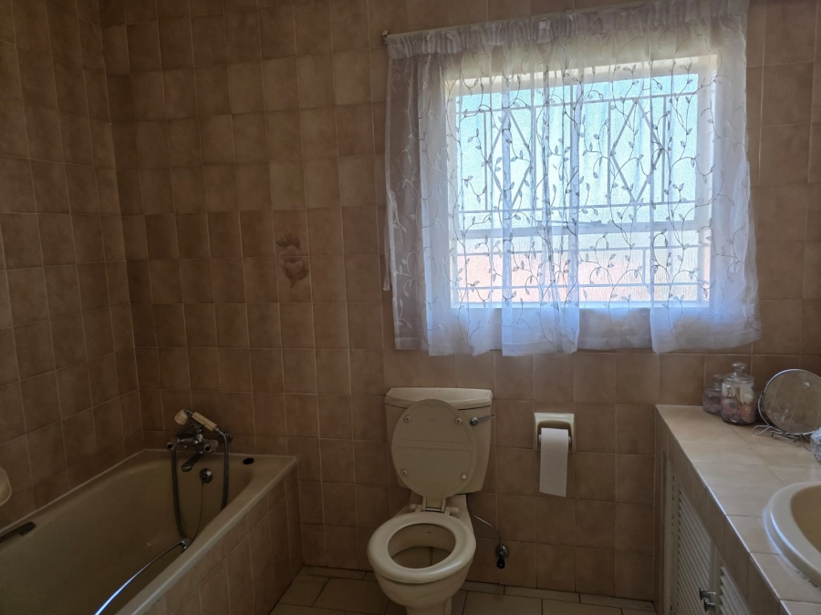 4 Bedroom Property for Sale in Winchester Hills Gauteng
