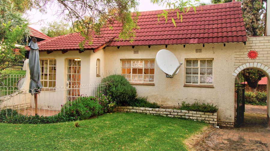 To Let 1 Bedroom Property for Rent in Gallo Manor Gauteng