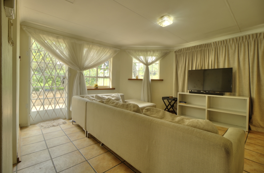 To Let 1 Bedroom Property for Rent in Gallo Manor Gauteng