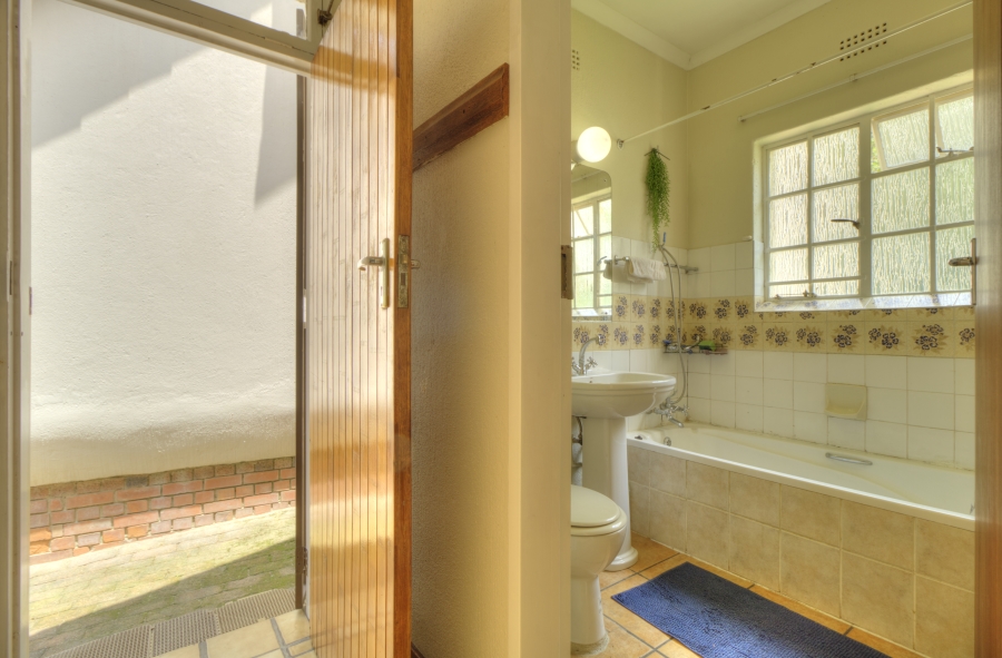 To Let 1 Bedroom Property for Rent in Gallo Manor Gauteng
