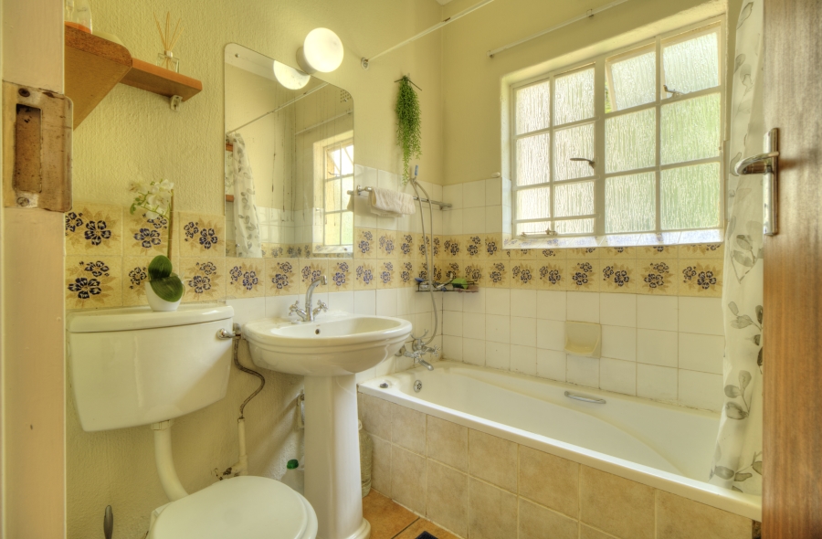 To Let 1 Bedroom Property for Rent in Gallo Manor Gauteng