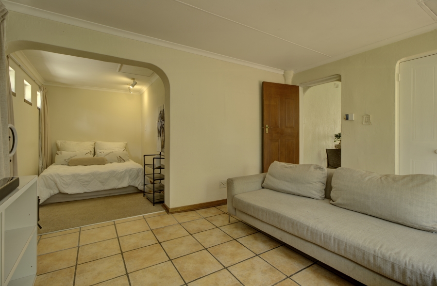 To Let 1 Bedroom Property for Rent in Gallo Manor Gauteng