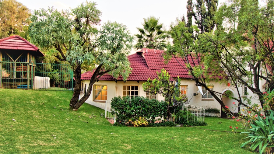 To Let 1 Bedroom Property for Rent in Gallo Manor Gauteng