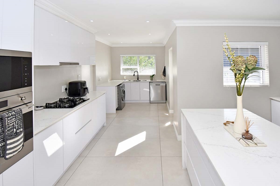 3 Bedroom Property for Sale in Greenstone Hill Gauteng