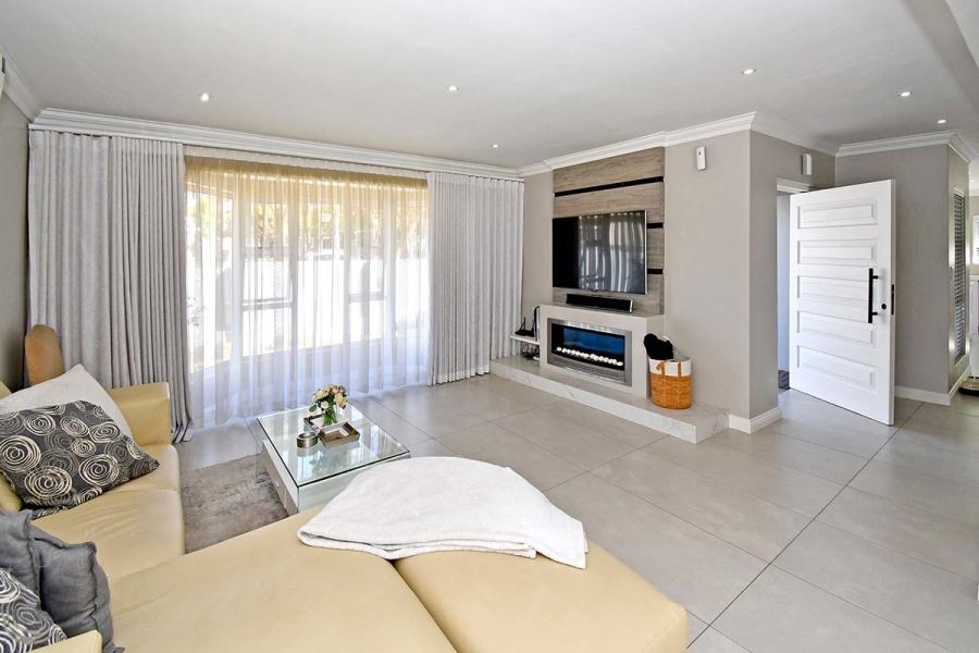 3 Bedroom Property for Sale in Greenstone Hill Gauteng