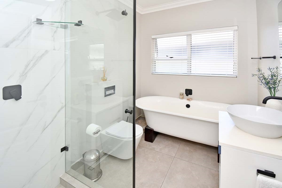 3 Bedroom Property for Sale in Greenstone Hill Gauteng