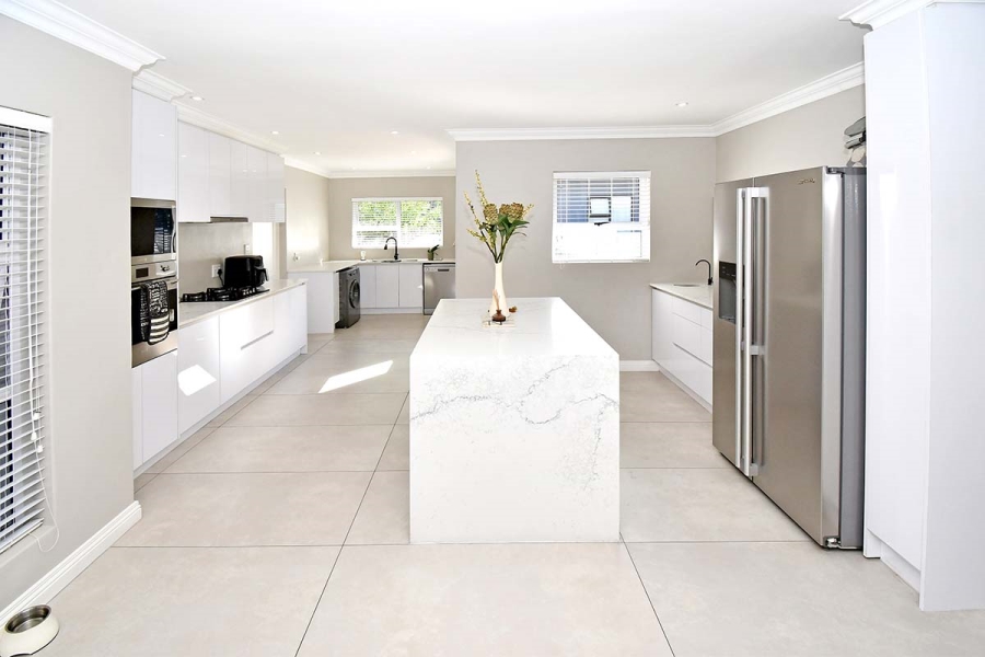 3 Bedroom Property for Sale in Greenstone Hill Gauteng