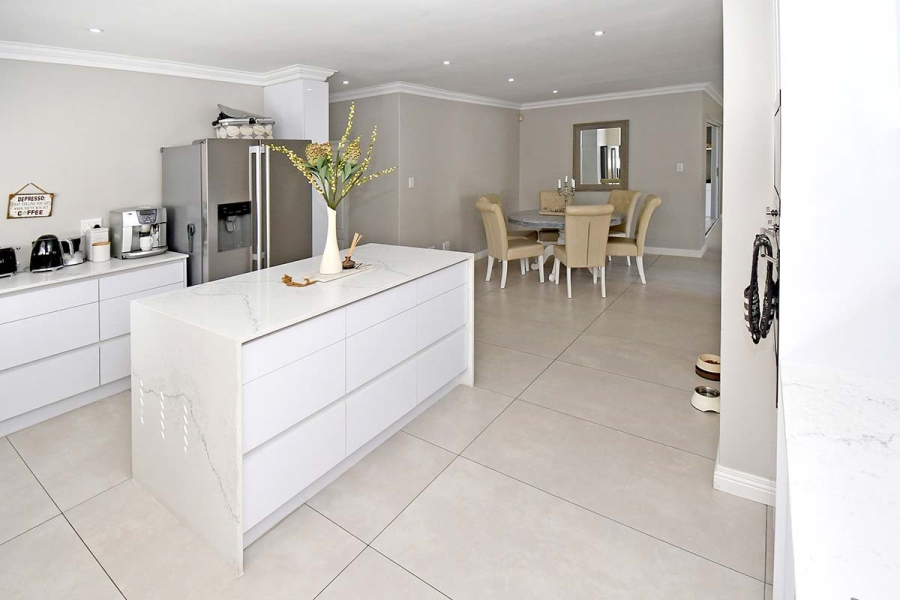 3 Bedroom Property for Sale in Greenstone Hill Gauteng