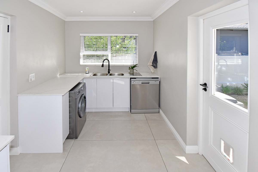 3 Bedroom Property for Sale in Greenstone Hill Gauteng