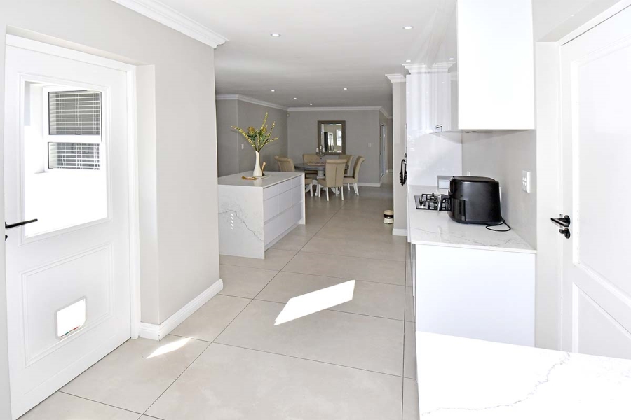 3 Bedroom Property for Sale in Greenstone Hill Gauteng