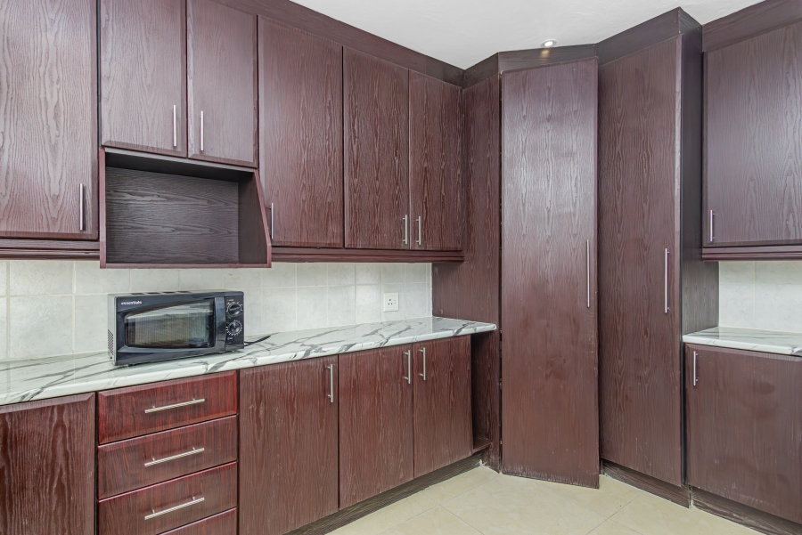 6 Bedroom Property for Sale in Summerset Gauteng