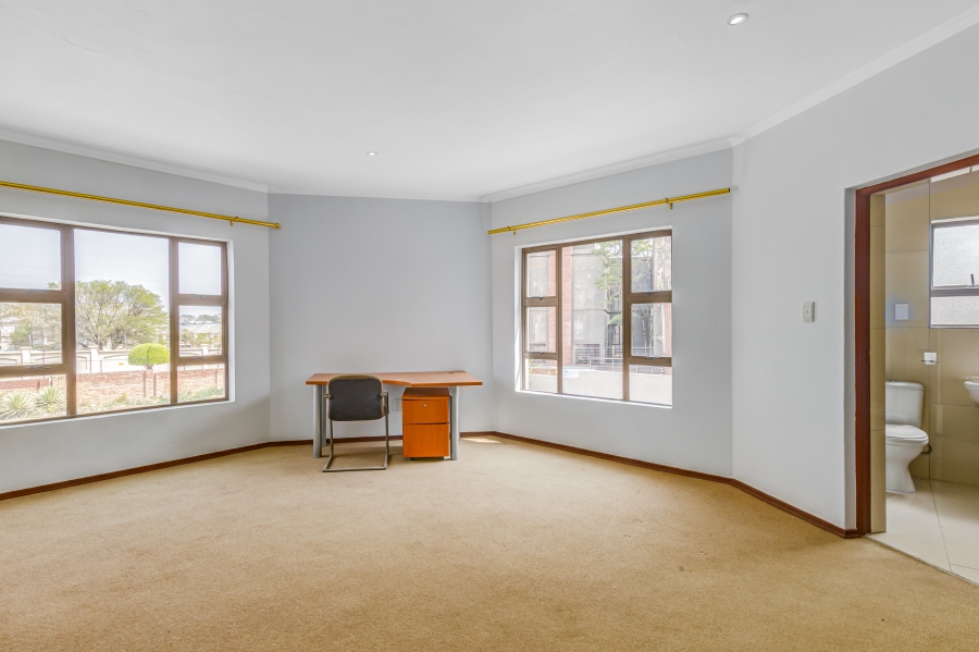 6 Bedroom Property for Sale in Summerset Gauteng