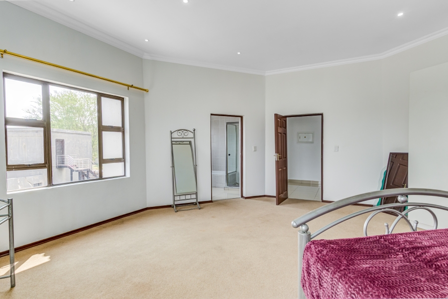 6 Bedroom Property for Sale in Summerset Gauteng
