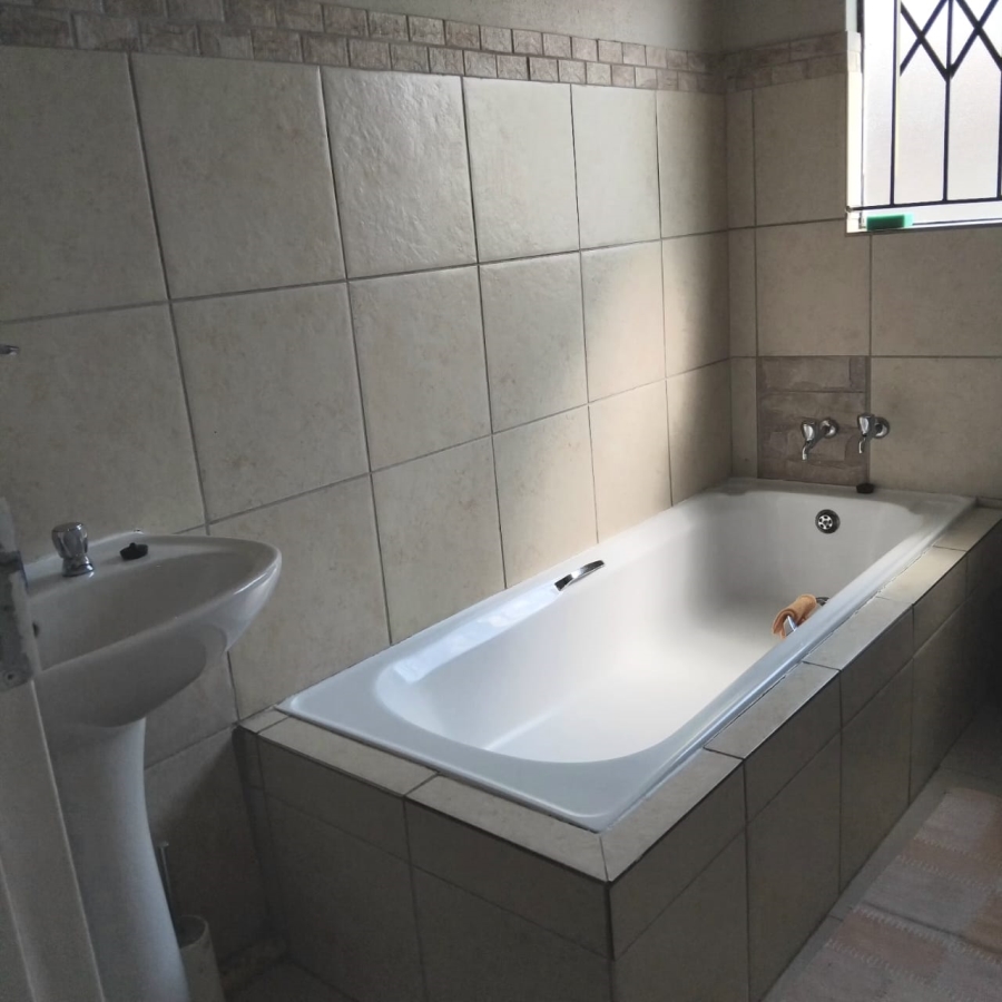 3 Bedroom Property for Sale in Blue Hills Gauteng