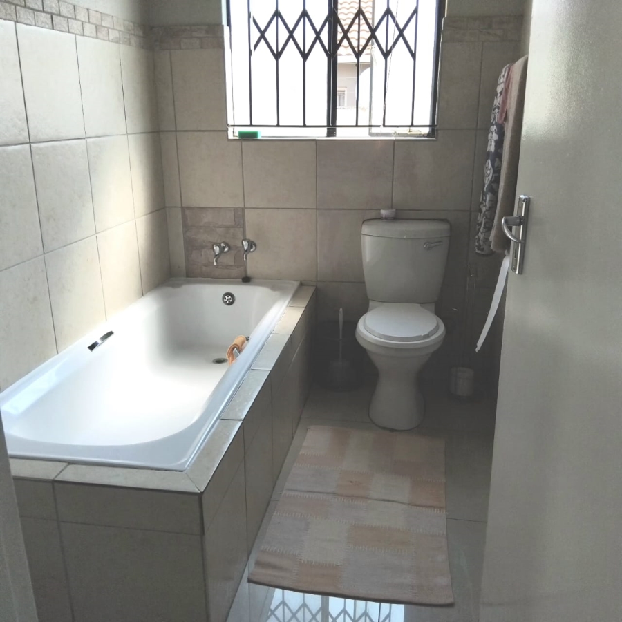 3 Bedroom Property for Sale in Blue Hills Gauteng