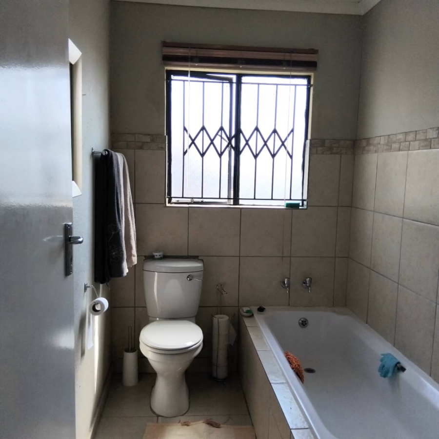 3 Bedroom Property for Sale in Blue Hills Gauteng